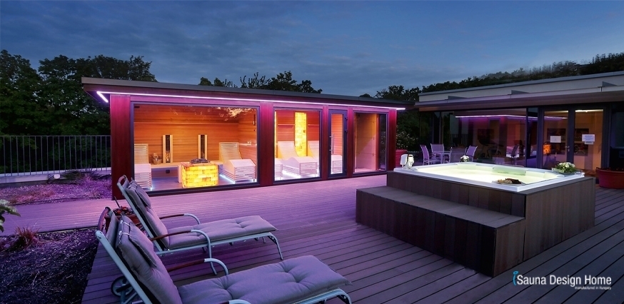Kültéri szaunaház jakuzzival tetőteraszon